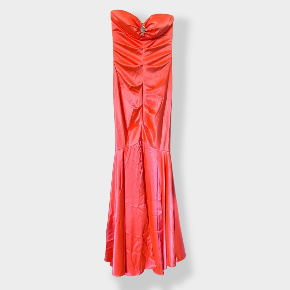 Camille La Vie-Coral Mermaid Fit and Flare formal, Prom strapless Dress - Size 4